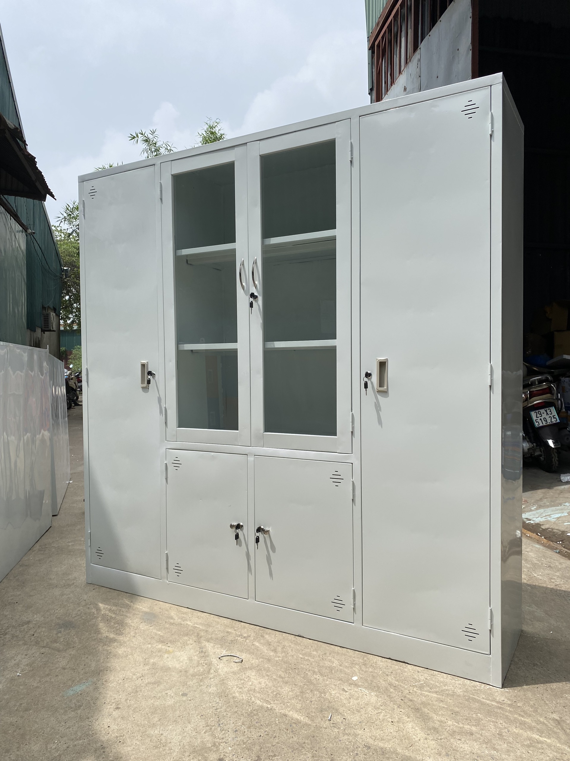 Tủ hồ sơ sắt có vai trò quan trọng như thế nào trong môi trường làm việc?